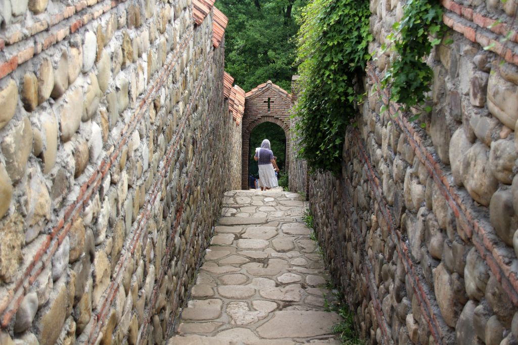 sighnaghi bodbe klooster trap naar de bron 20190601 1394187624