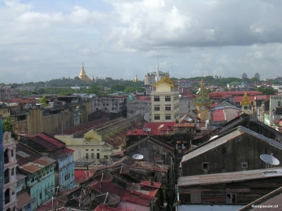 Yangon - Uitzicht vanaf het dakterras van The White House
