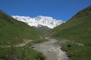 Ushguli - Uitzicht richting de gletscher