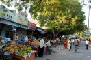 Bundi, straatje met markt