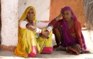 Jodhpur, vrouwen in een dorpje nabij Jodhpur