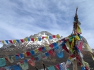 Zhongdian naar Lhasa - Gebedsvlagge op een pas onderweg