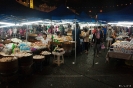 Sibu - Op de nachtmarkt